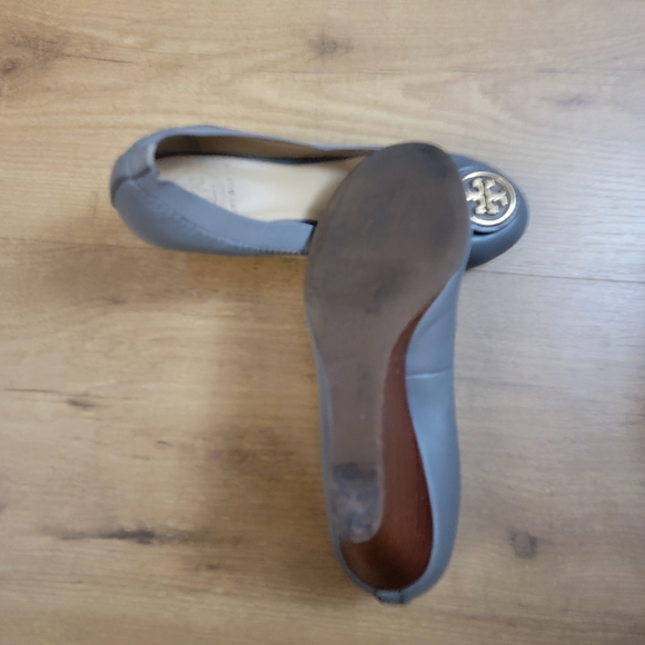 Tory Burch Caroline Wedges Pumps - Picture 7 of 10